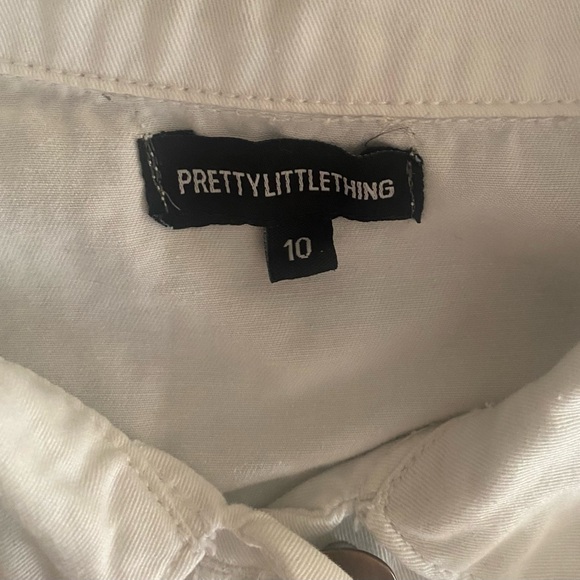 PrettyLittleThing Raw Edge Cropped White Denim Jacket Size 10 - Picture 9 of 12